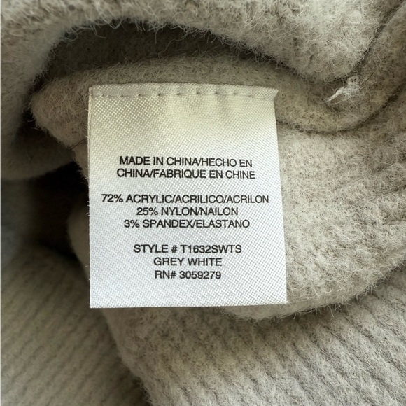 Thread & Supply Light Gray White Crewneck Sweater - Michigan - Picture 5 of 6